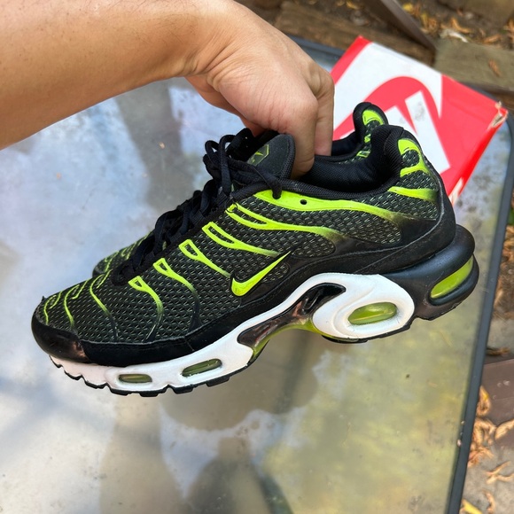 Nike Air Max Plus Black / Volt “ Paranorman “
Size 9.5 - Picture 7 of 7